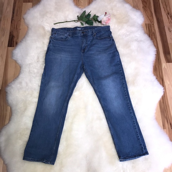 Old Navy Stretch Straight Leg Jean - Picture 2 of 5